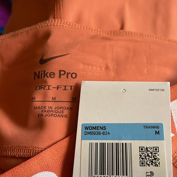 NWT Nike 3" High-Waisted Training Shorts with Pockets - Picture 3 of 6